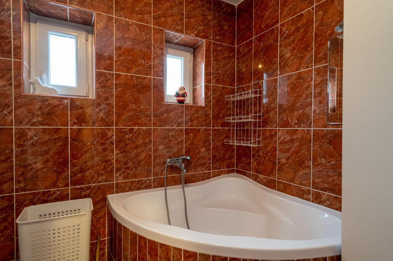 Apartman Jozic Knin Exterior foto