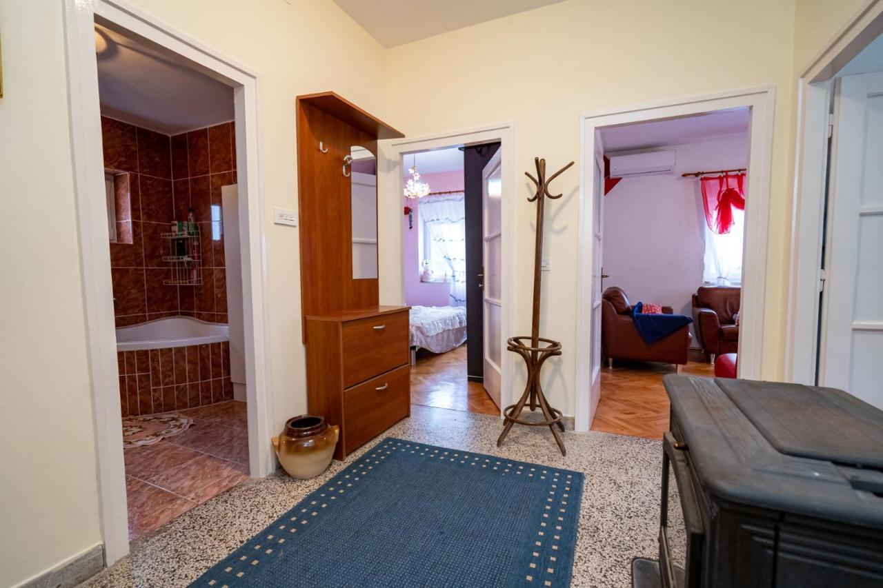 Apartman Jozic Knin Exterior foto