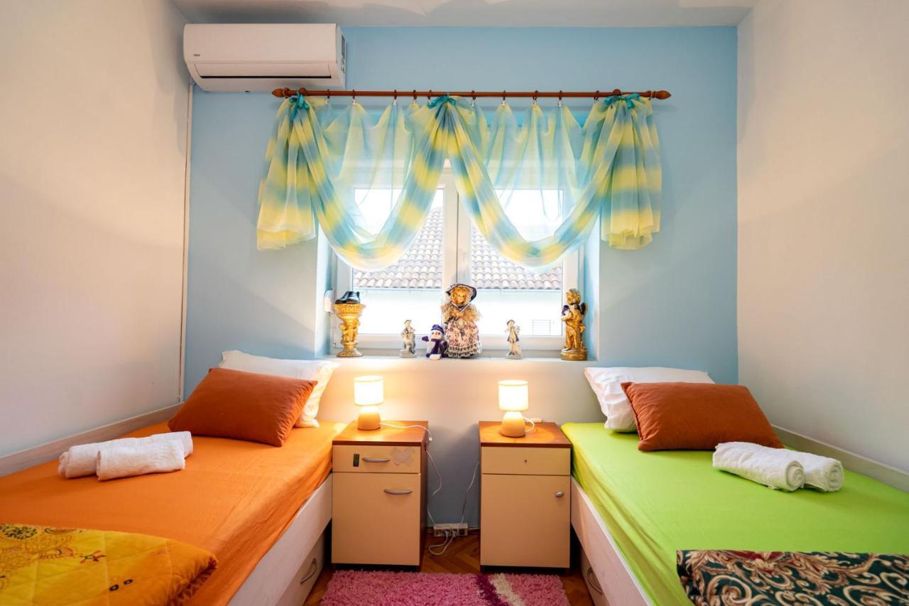 Apartman Jozic Knin Exterior foto