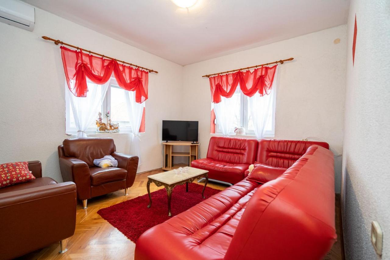 Apartman Jozic Knin Exterior foto